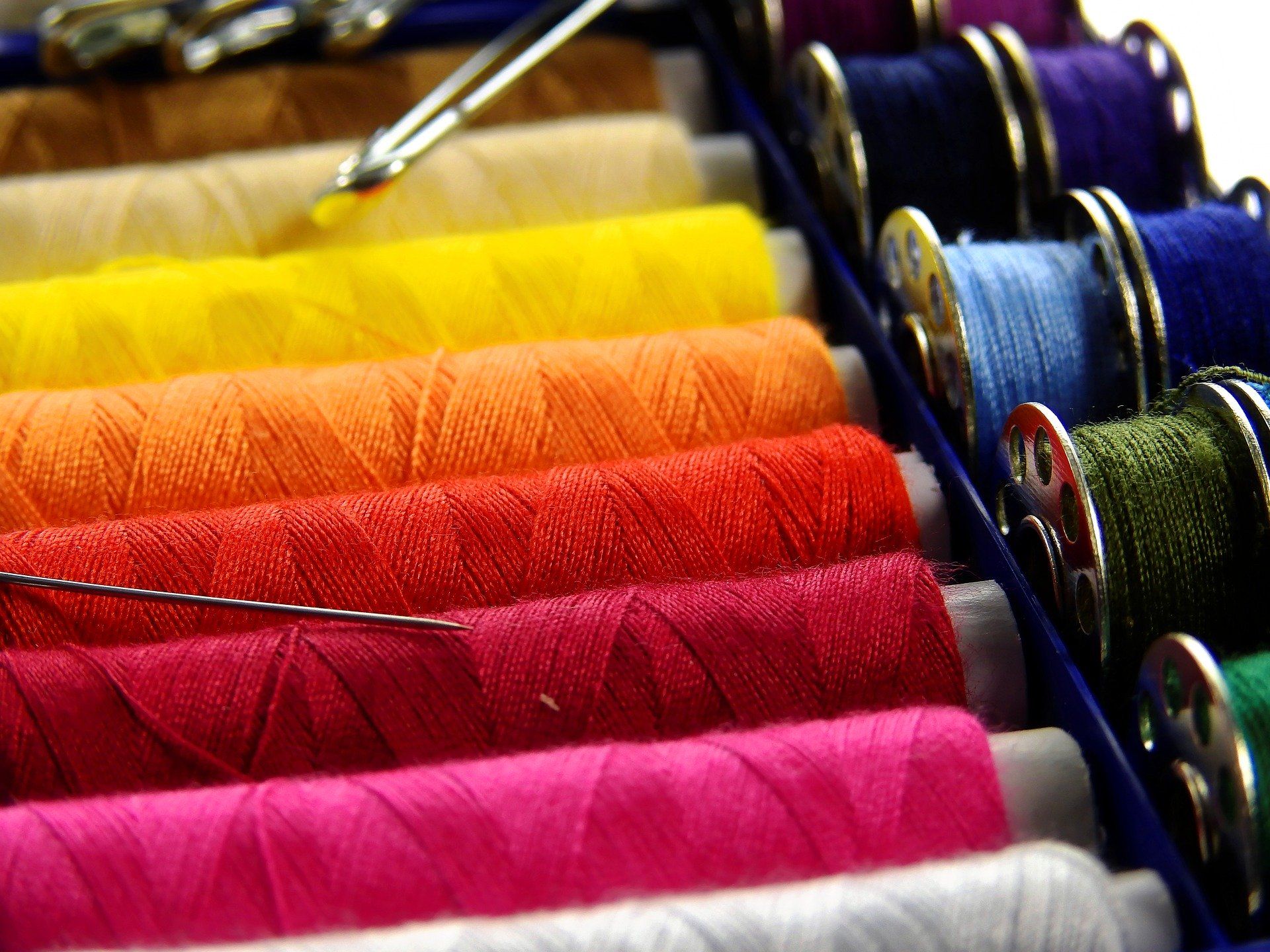 A photo showing coloured yarn