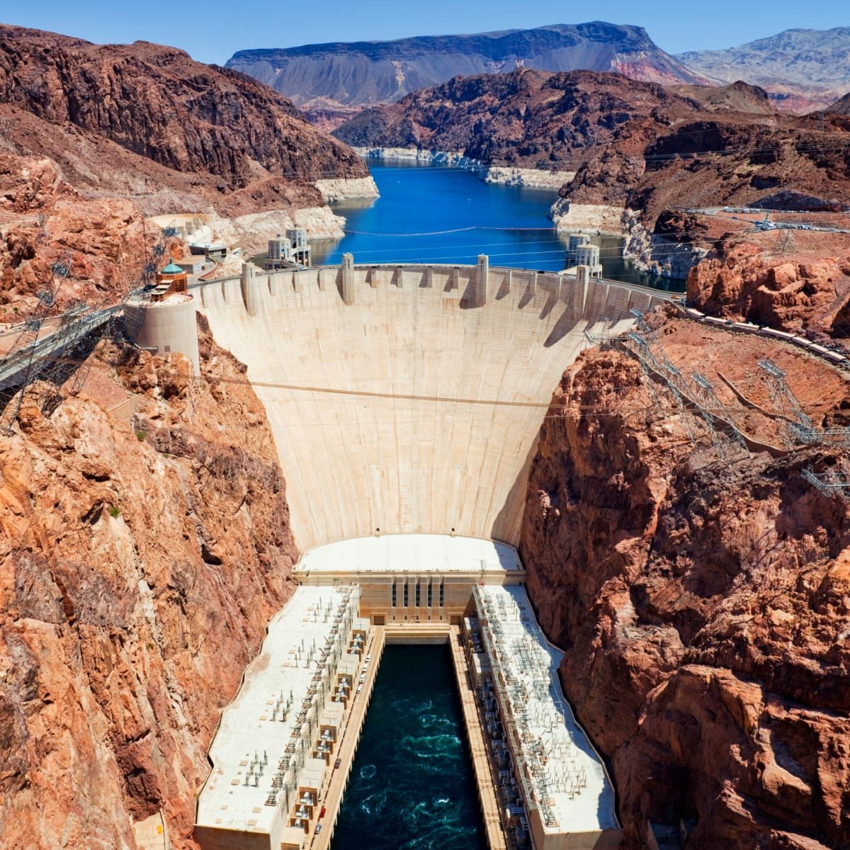 A photo of the Hoover Dam showing different water layers